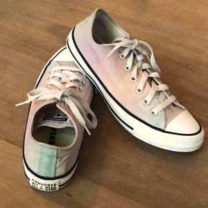 Size 7.5 woman’s converse pastel ombré shoes
